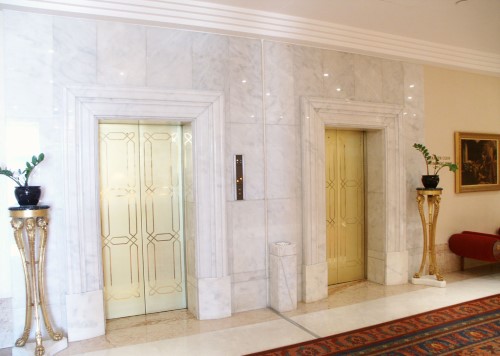 afyon white billur marble lift cladding