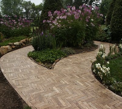 Noche Travertine Garden Flooring