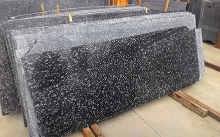 Coral Black Granit